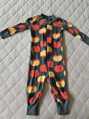 Hanna Andersson Baby Zip Sleeper Pajamas Size 6-12 months Candied Apples